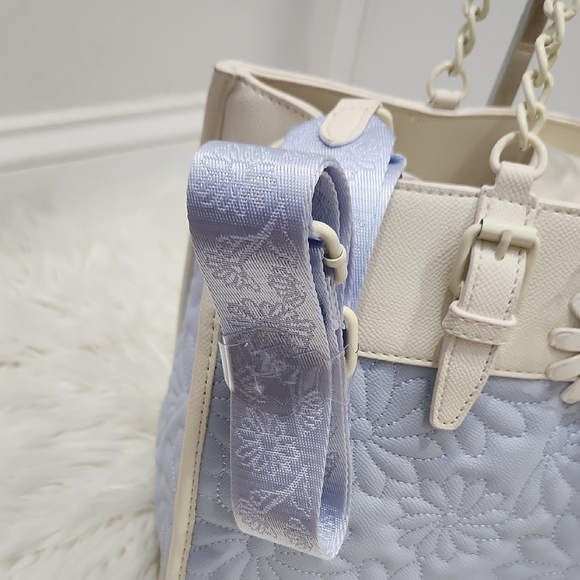 🔹️Betsey Johnson 🔹XOBECA-U Blue Floral Top Handle Handbag Butterfly Charm Tote - Picture 3 of 10